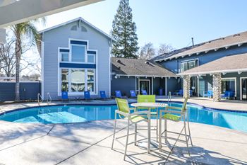 Club room pool & spa